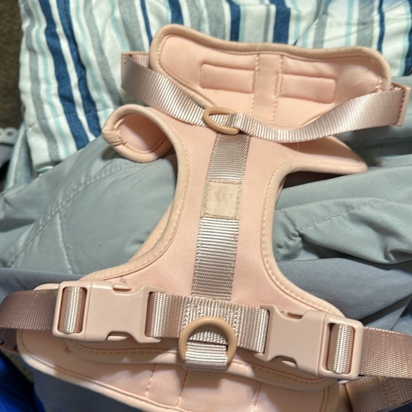Light pink dog harness. Medium in size. - Picture 2 of 2